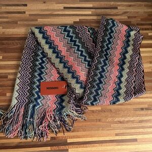 NWT Missoni Metallic Zig Zag Shawl Scarf
